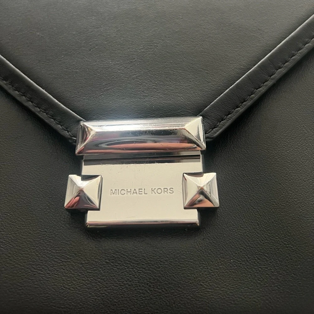 MICHAEL KORS Black Leather Chain Strap Handbag - Picture 6 of 8